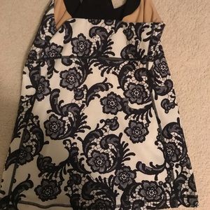 Lululemon Black and White tank top